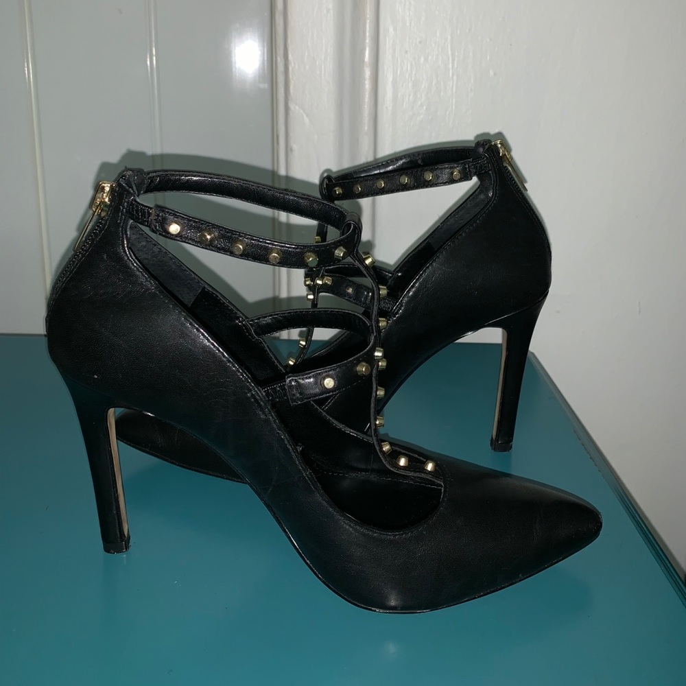 Adela pumps